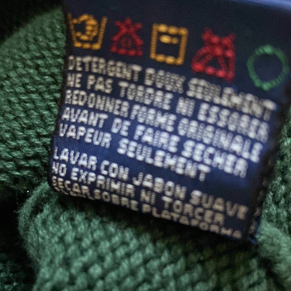 Tommy Hilfiger V-Neck sweater. Like new - Picture 4 of 8